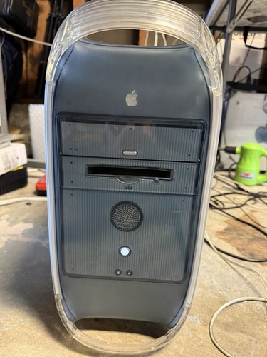 Apple PowerMac Desktop - G4 Sawtooth