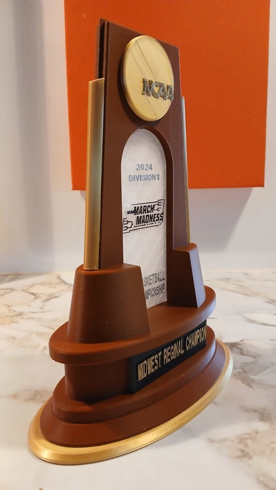 TROFEO CAMPEÓN REGIONAL NCAA, TODOS LOS EQUIPOS Y DEPORTES, GRANDE Foto 2 de 4