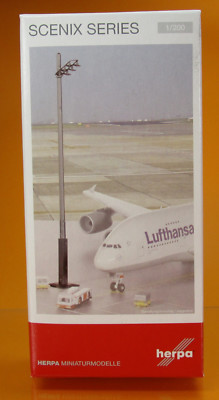 Herpa Wings 558754 Senix Airport Flutlichtmasten 1:200 !