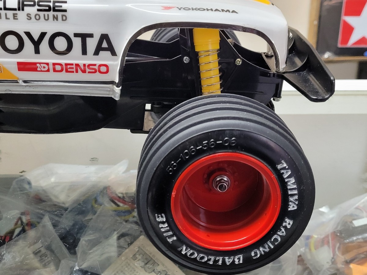 Vintage Tamiya 1/10 R/C Toyota Hilux Monster Road Racer 2WD with