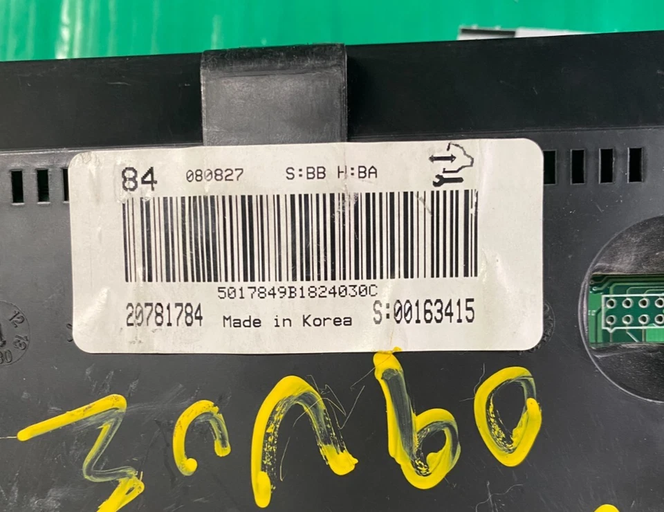 Cuadro de instrumentos velocímetro Saturn Vue 2009 113 k millas 20781784 Foto 2 de 3