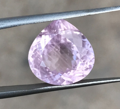 12.20 Cts Pink Kunzite Heart Inclusion Lab Kunzite faceted Gemstone 14X7 mm