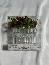 Ganz H8 Kissing Krystals Christmas Mistletoe Cardinal Keepsake Box 4.5in KK395