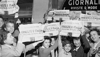 Displaying special editions these residents of Trieste hold aloft - Old Photo