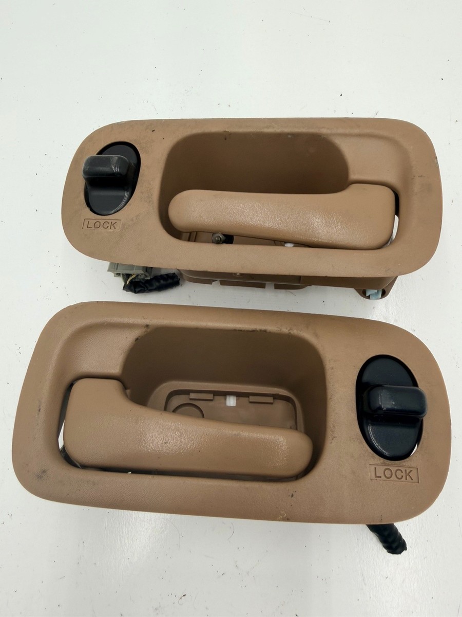 2004 HONDA CR-V LEFT & Right FRONT INTERIOR DOOR HANDLE Pair B242