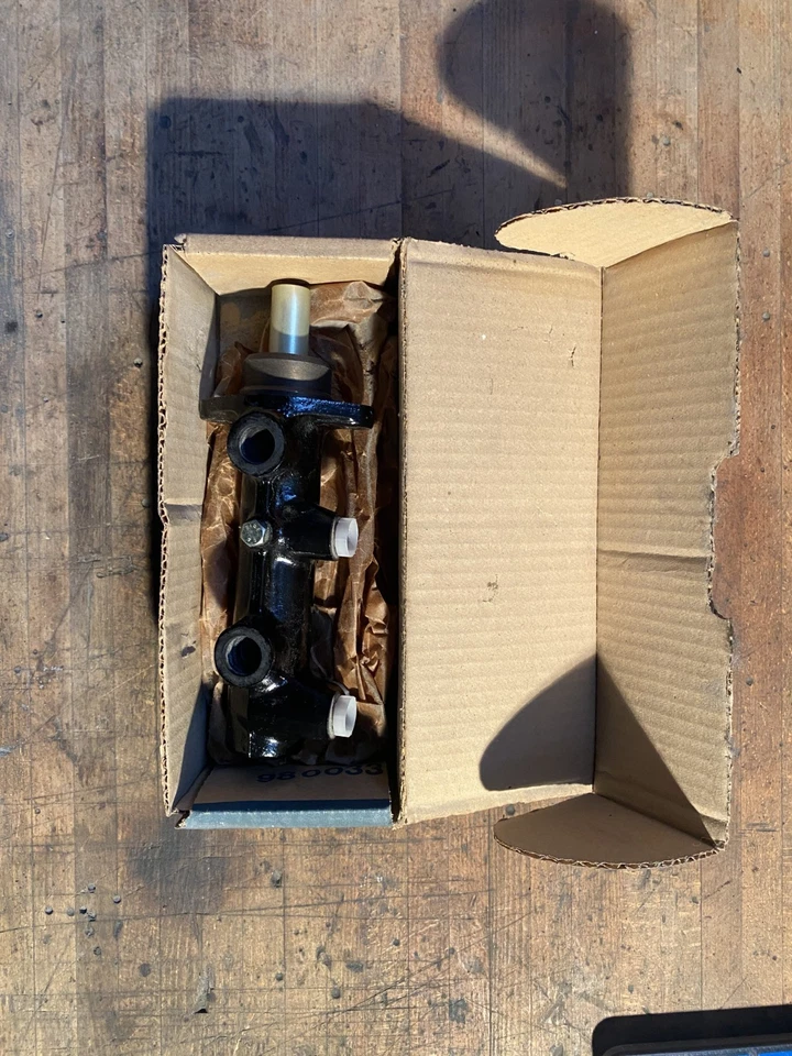 Mercedes-Benz Brake Master Cylinder - 002430930164 Ate 010181 450SL 450SEL 350SL - Image 2 of 4