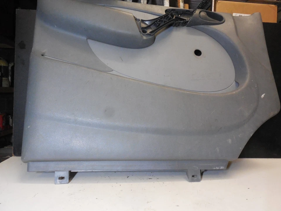 Panel de moldura de puerta delantera izquierda 9017201270 02-06 Mercedes Dodge Sprinter A 9017201370 Foto 2 de 4