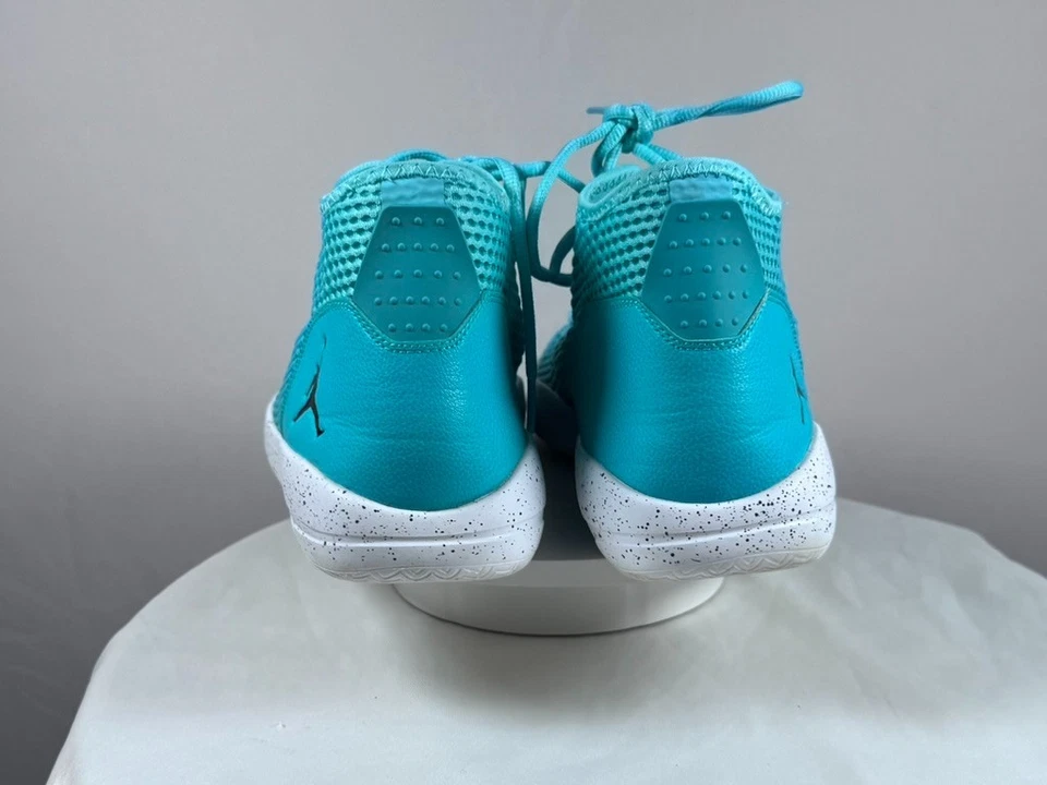 Nike Air Jordan Reveal - Para hombres Talla 12 - Verde azulado tropical / Blanco moteado Foto 4 de 4