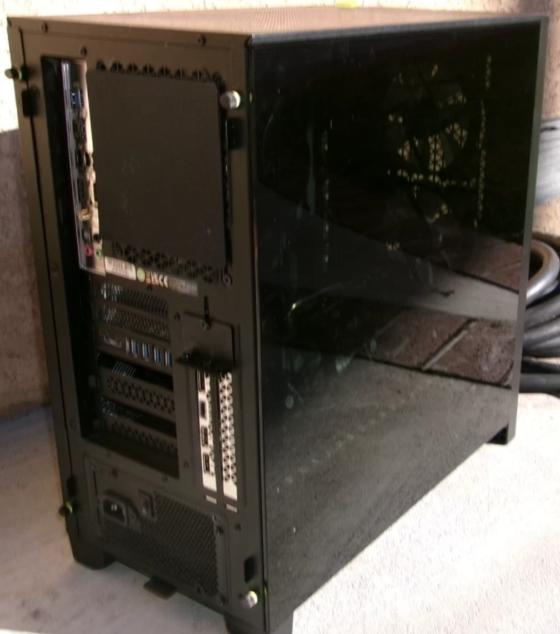 PC para juegos Custom Build B550 Ryzen 5700 CPU NVIDIA 2060 Super GB 16 GB RAM SSD etc. Foto 4 de 4