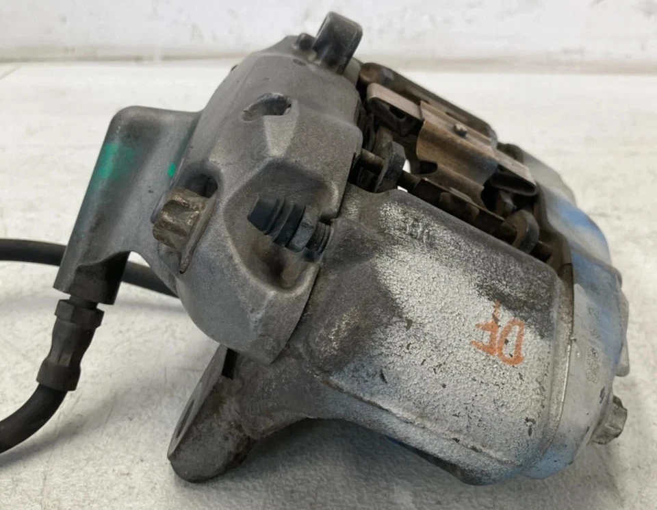 05-11 Mercedes Benz SLK 350 Front Left Brake Caliper Assembly OEM 2074210081 - Image 4 of 4