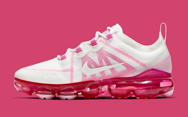 vapormax pink and white