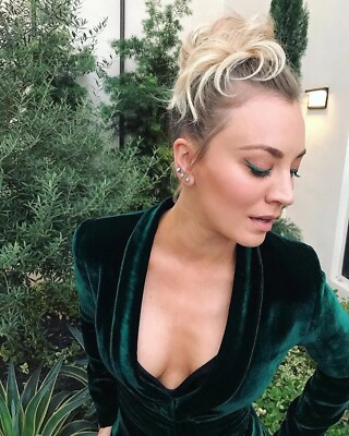 kaley cuoco green dress Kaley Cuoco Posing In Green Dress 8x10 Picture Celebrity Print
