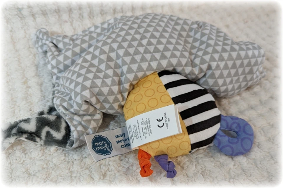 Baby Einstein First Discovers 毛绒斑马 Lovey 毛毯 — 第 4/4 张图片