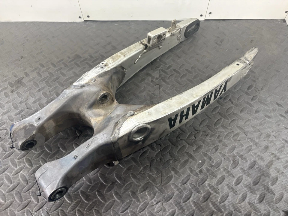 Suspensão braço oscilante Yamaha YZ450F 2004 2003-2004 5UN-22110-00-00 - Imagem 4 de 4