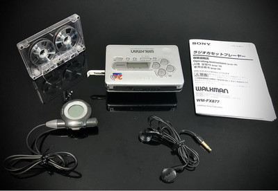 SONY WALKMAN WM-FX877 ソニー ウォークマン ラジオ機能付き Sony WM-FX877 Cassette Walkman Silver Color With Remote