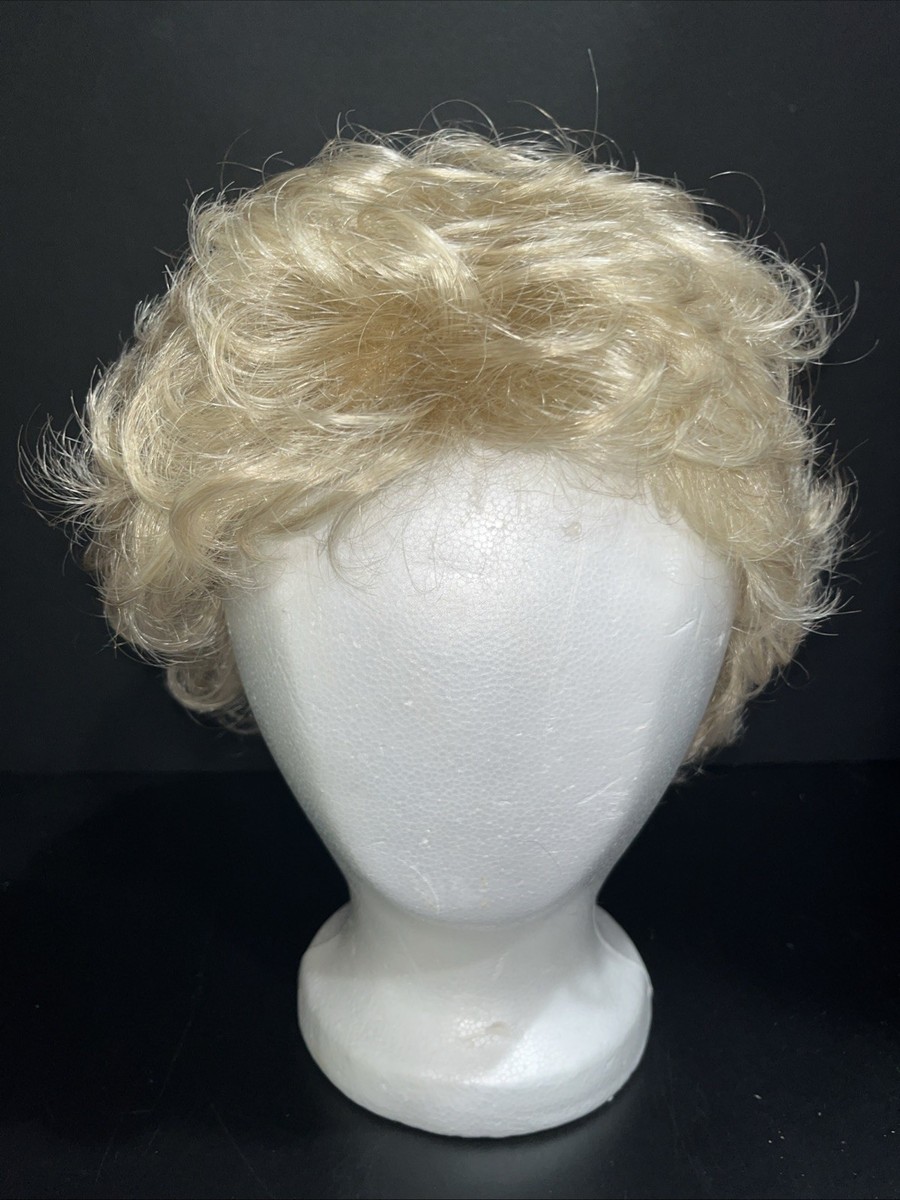 Paula Young Short Curly blond wig Paula Young Melanie-LRG 14/88A Blond Curly Short Hair Style  main image 3