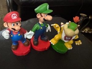 Super Mario Chess Mario King, Luigi & Bowser  jr queen  Nintendo Game Piece