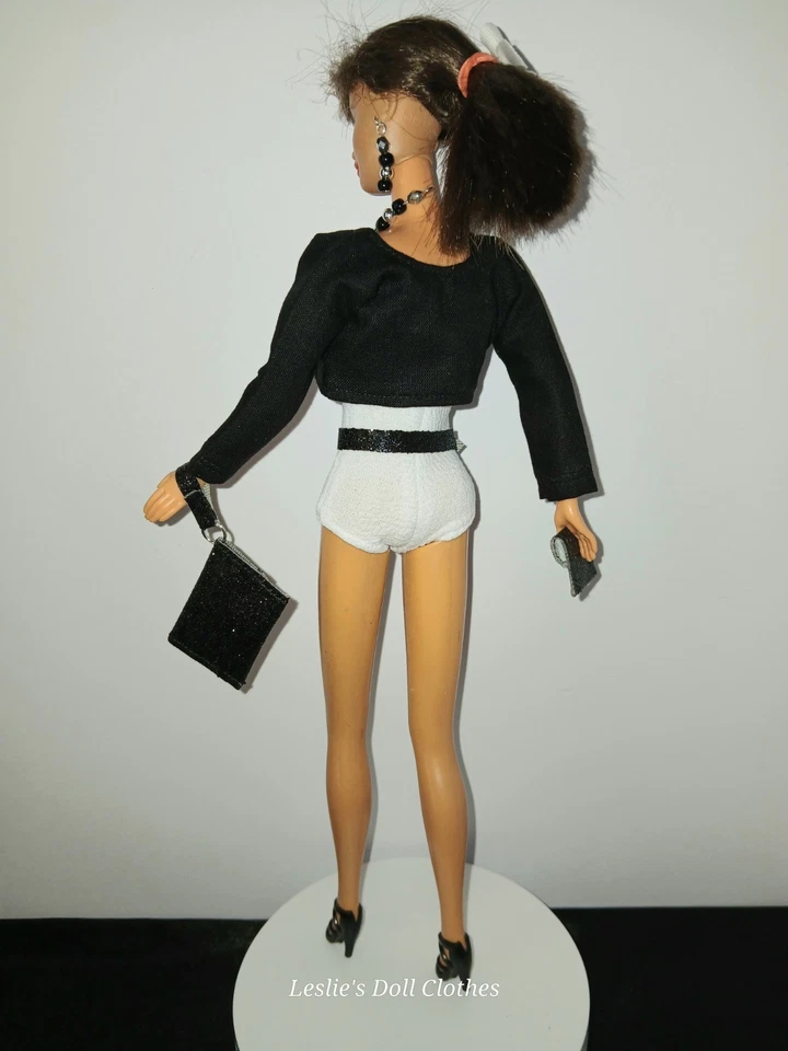 Bolero negro de 7 piezas y accesorios para Barbie de 11,5" y muñecas del mismo tamaño Foto 4 de 4