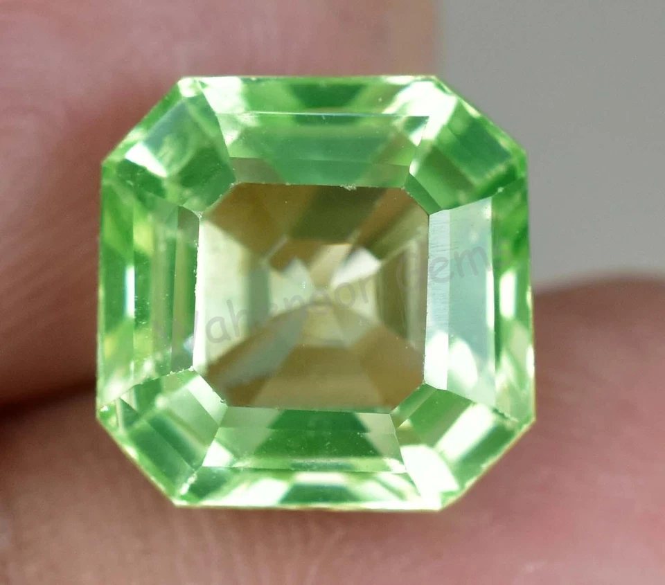 7.50 Ct Natural Green Peridot Emerald Shape VVS Pak Gemstone AGL Certified - Image 2 of 4