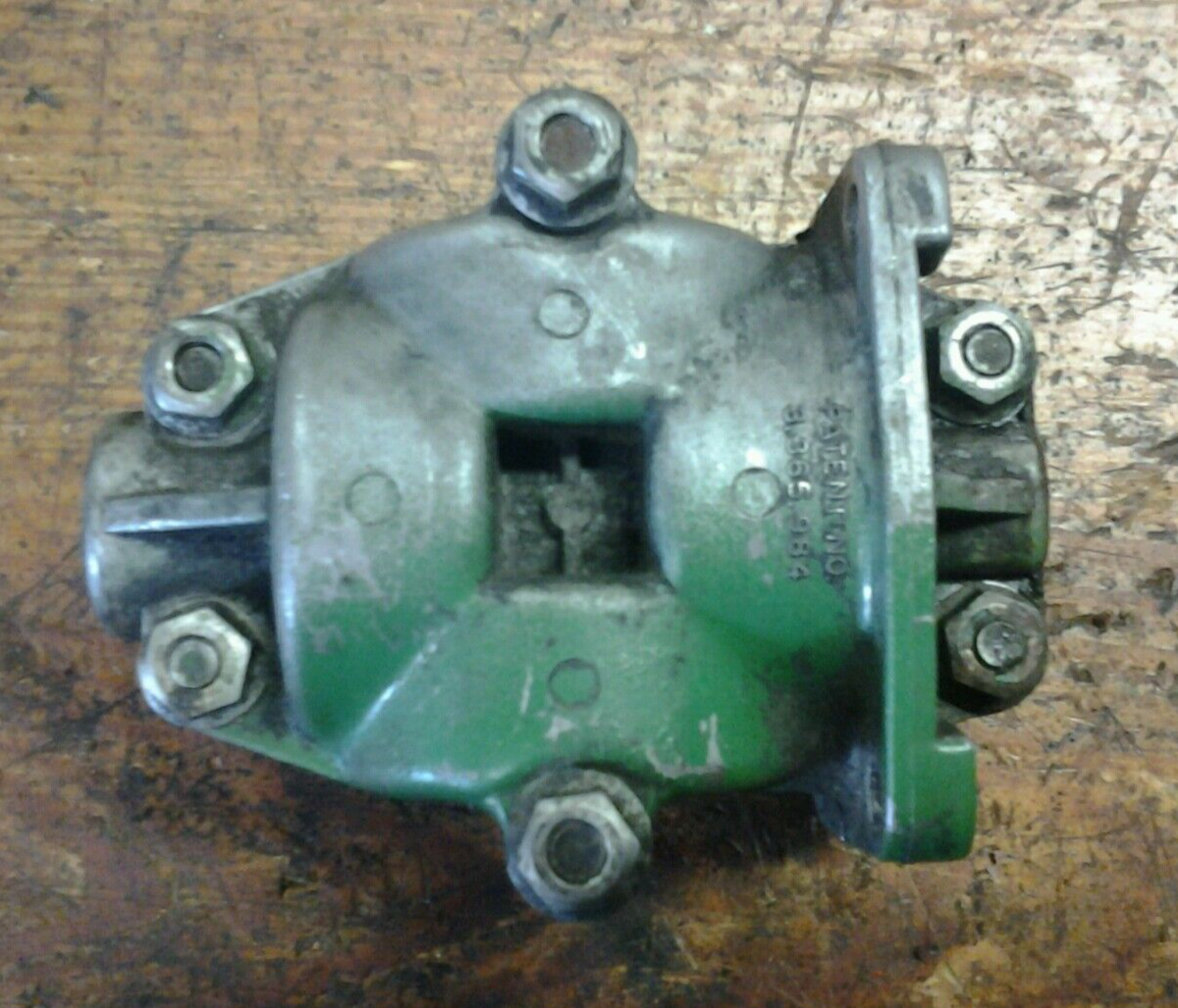John Deere 726 826 Snowblower Differential Gear M45941 M45939 for  