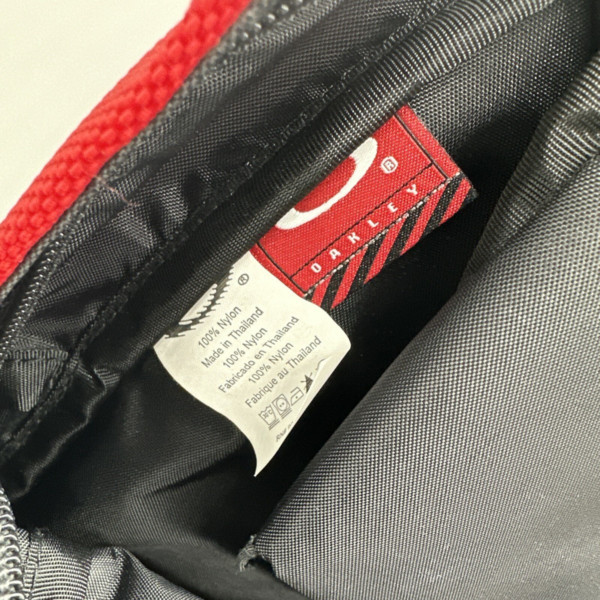 Rare Oakley Vintage Y2K Backpack Spikes 00s Red Bag | eBay Rare Oakley Vintage Y2K Backpack Spikes 00s Red Bag | eBay