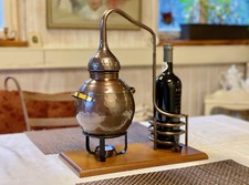 Alambic décoratif 2,5L | avec porte-bouteille (jusqu´à 1L) | en cuivre oxydé