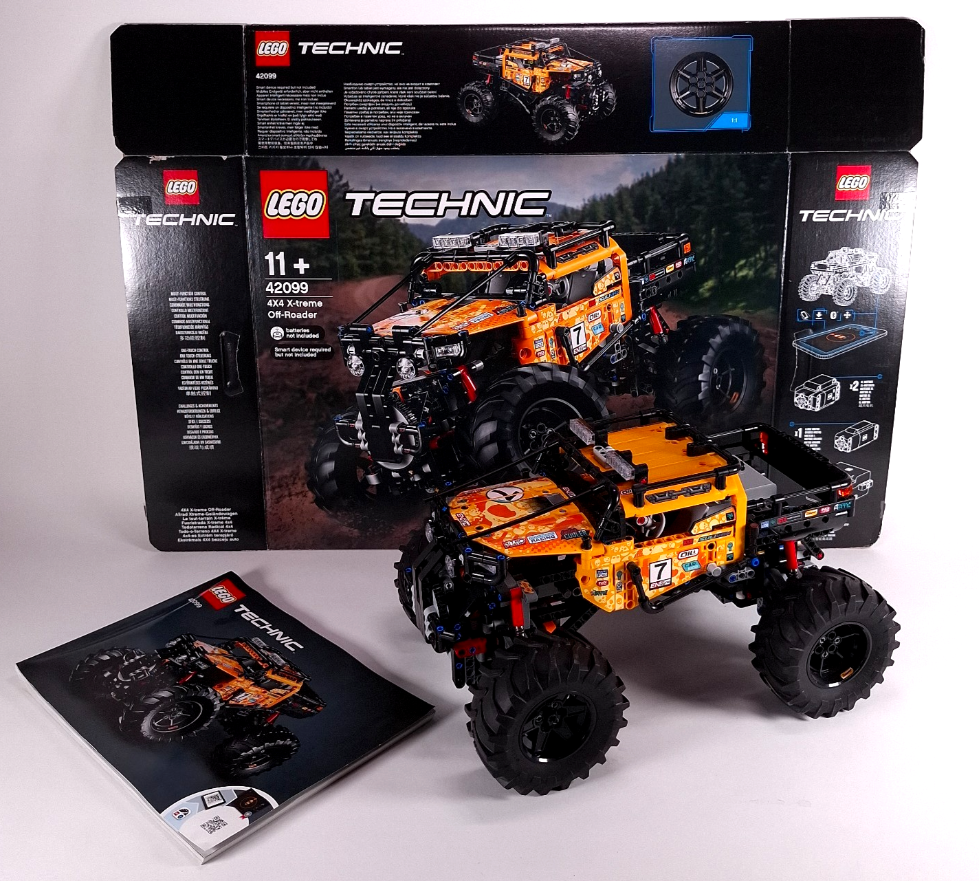 LEGO TECHNIC: 4X4 X-treme Off-Roader 42099 - Complete with Box & Instructions