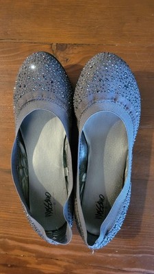 Mossimo Women's Slip On Flat Shoes Grey With Sparkles, Size 8