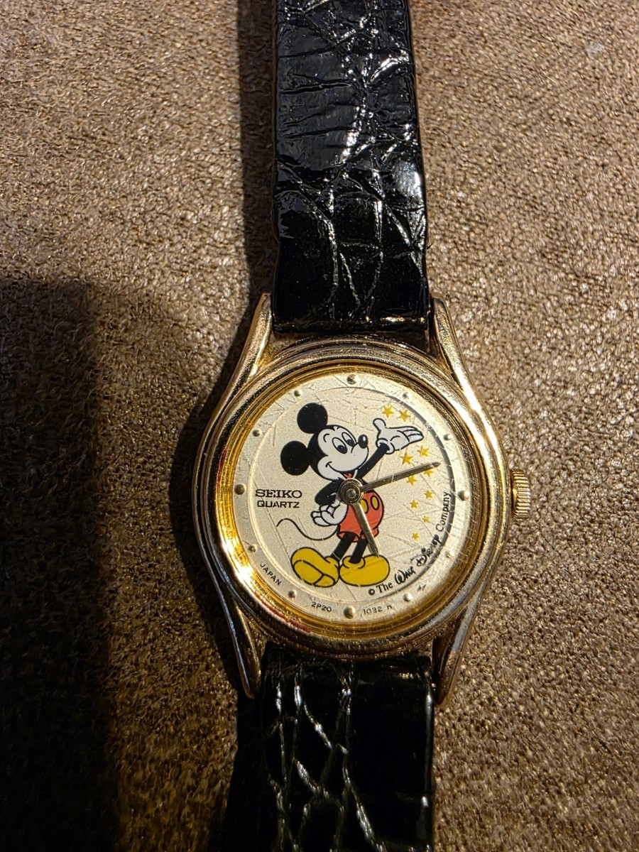 Vintage Seiko Mickey Mouse Watch Unisex Gold Tone 2P20-0089  display picture 2