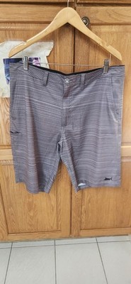 Men's Pelagic Evolve  4 Tek Fishing Shorts Size 36 Gray