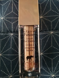 crystal fusion liquid eyeshadow