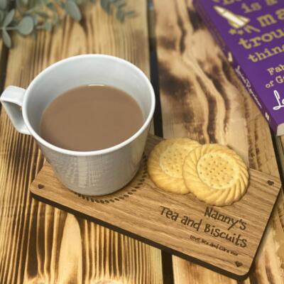Personalisierte Tee- und Keksuntersetzer aus Holz | Kaffee Geschenk Lasergravur