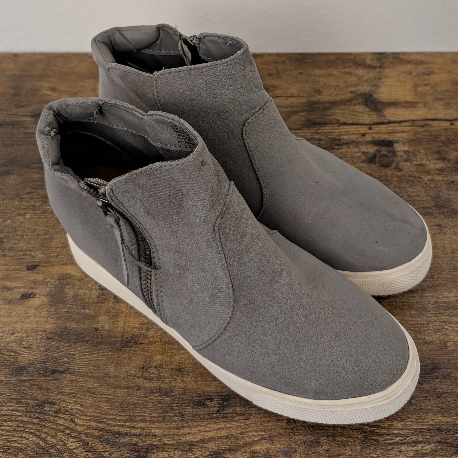 UNIVERSAL THREAD Gray Suede Zip Wedge Sneakers – … - image 4