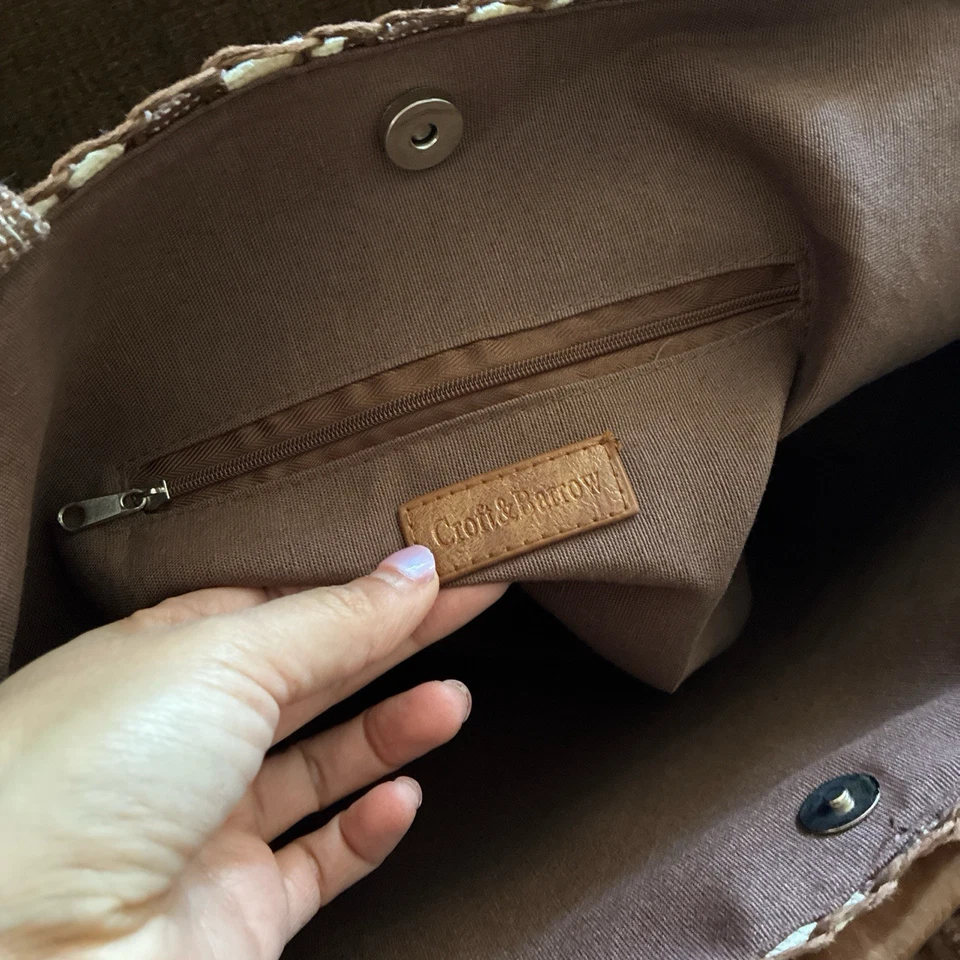 Bolsa tote fofa Croft & Barrow listrada marrom e branca palha - Imagem 4 de 4