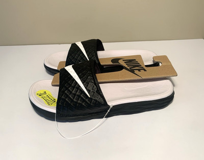 Nike Benassi Solarsoft Women's Size 6 Slides Sandals 705475-010 Please Read