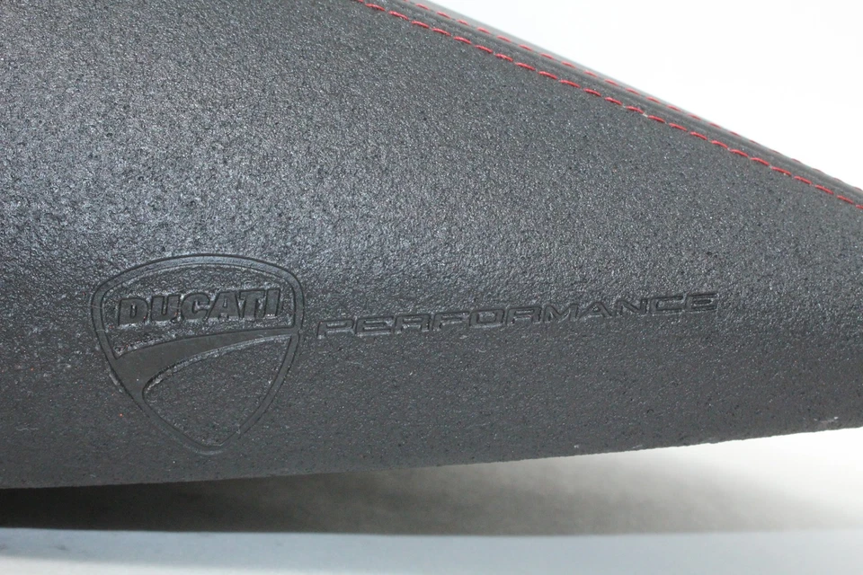 2011 11 Ducati Monster 696 Ducati Performance Seat Foto 2 de 4