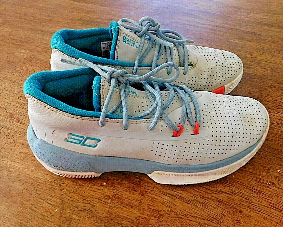 Under Armour SC (Stephen Curry) 3 Zero gray/green sneakers youth sz 6
