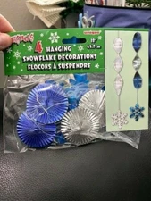 18" Hanging Foil Snowflake Holiday Decorations, 4ct Hanging Decoration New!!!