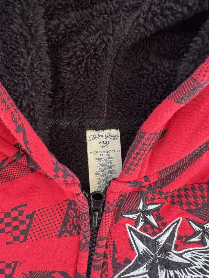 FADED GLORY KIDS Sudadera con Capucha y ROJO CON PATRÓN NEGRO Estrellas Vintage Y2K Pequeña Foto 3 de 3