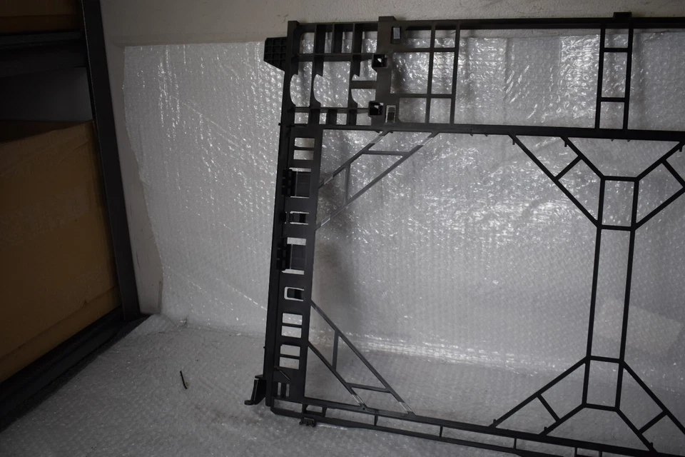 КРОНШТЕЙН КРЕПЛЕНИЯ РАДИАТОРА PPORSCHE PANAMERA 4 2017-2020 OEM 9A7 121 068 01 - Изображение 2 из 4