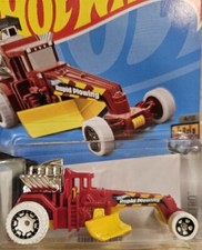 2022 Hot Wheels #30 HW Metro 4/10 STREET CLEAVER, Red - NIP