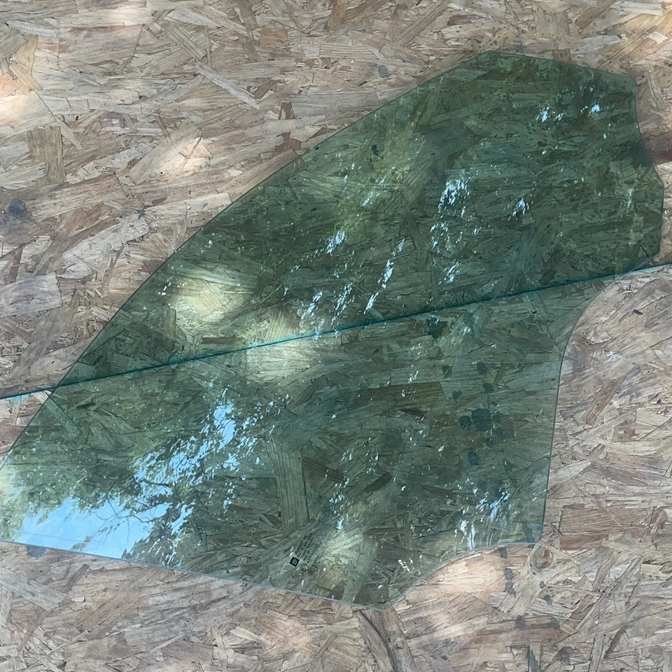 08-13 凯迪拉克 CTS SEDAN 乘客右前门窗玻璃原始设备制造商 — 第 3/3 张图片