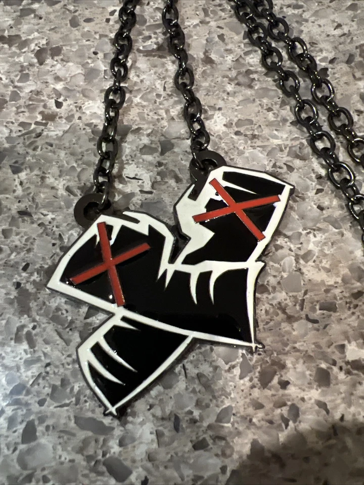 🔥 Collar Colgante CM Punk WWE Auténtico Mejor del Mundo Puños Foto 2 de 3