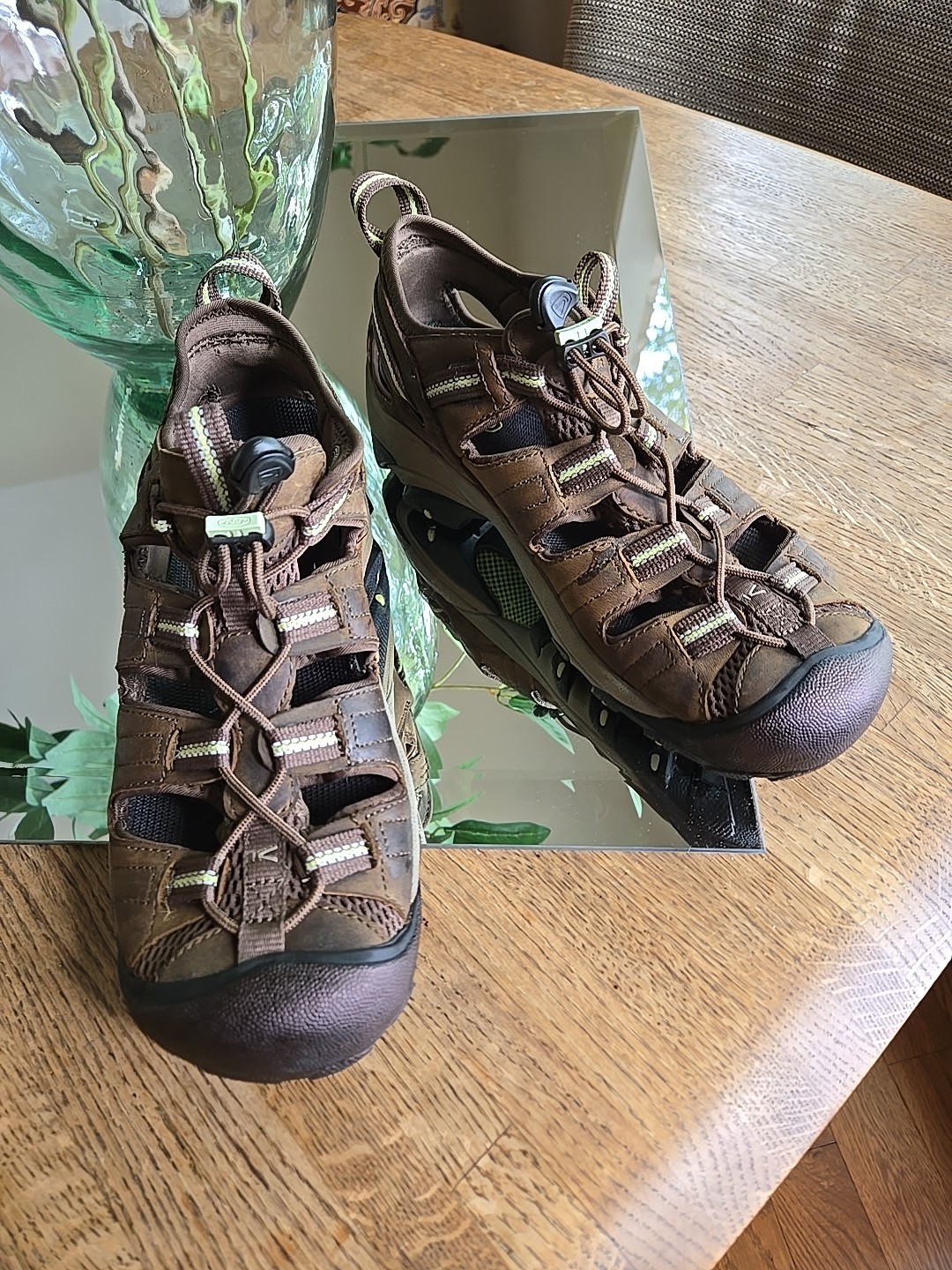 Scarpe da trekking impermeabili Keen 8 5 punta chiusa schienale. Pulito Igienizzato