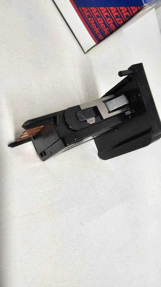 Interruptor de faro GM 1995356 1987-1988 Chevrolet Beretta Corsica OEM NOS Foto 4 de 4