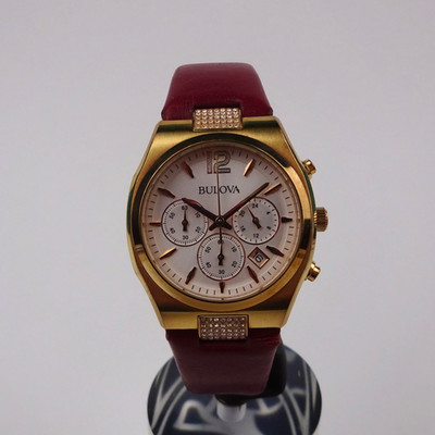 Bulova Chronograph Uhr rosévergoldet rotes Lederarmband 97M108 Damen