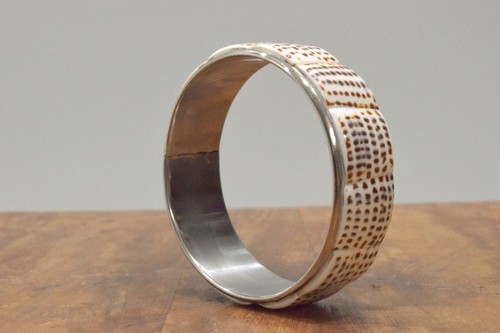 Brazalete concha de cono - Imagen 3 de 3