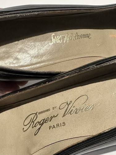 Vintge ROGER VIVIER/SAKS 5TH AVENUE Black Leather Gold Chain Mid Heel Pumps Shoe - Picture 6 of 7