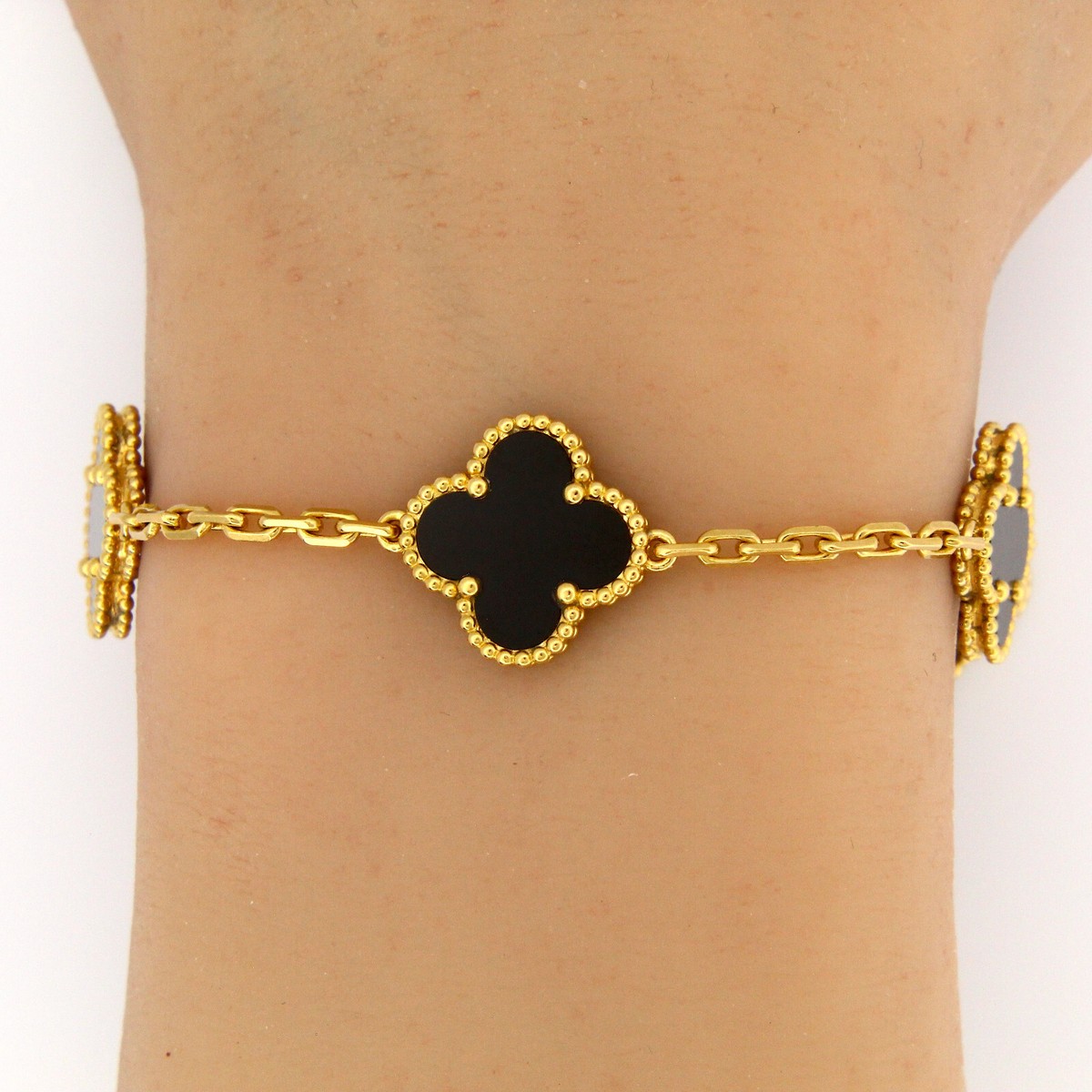 Van Cleef & Arpelsアルハンブラブレスレット5モチーフGold Onyx Vintage Alhambra bracelet, 5 motifs 18K yellow gold, Onyx