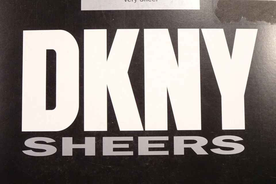Pantimedias transparentes DKNY "Top de control muy transparente" / Color "Sugerencia" / Talla alta / Nuevas con etiquetas Foto 2 de 4